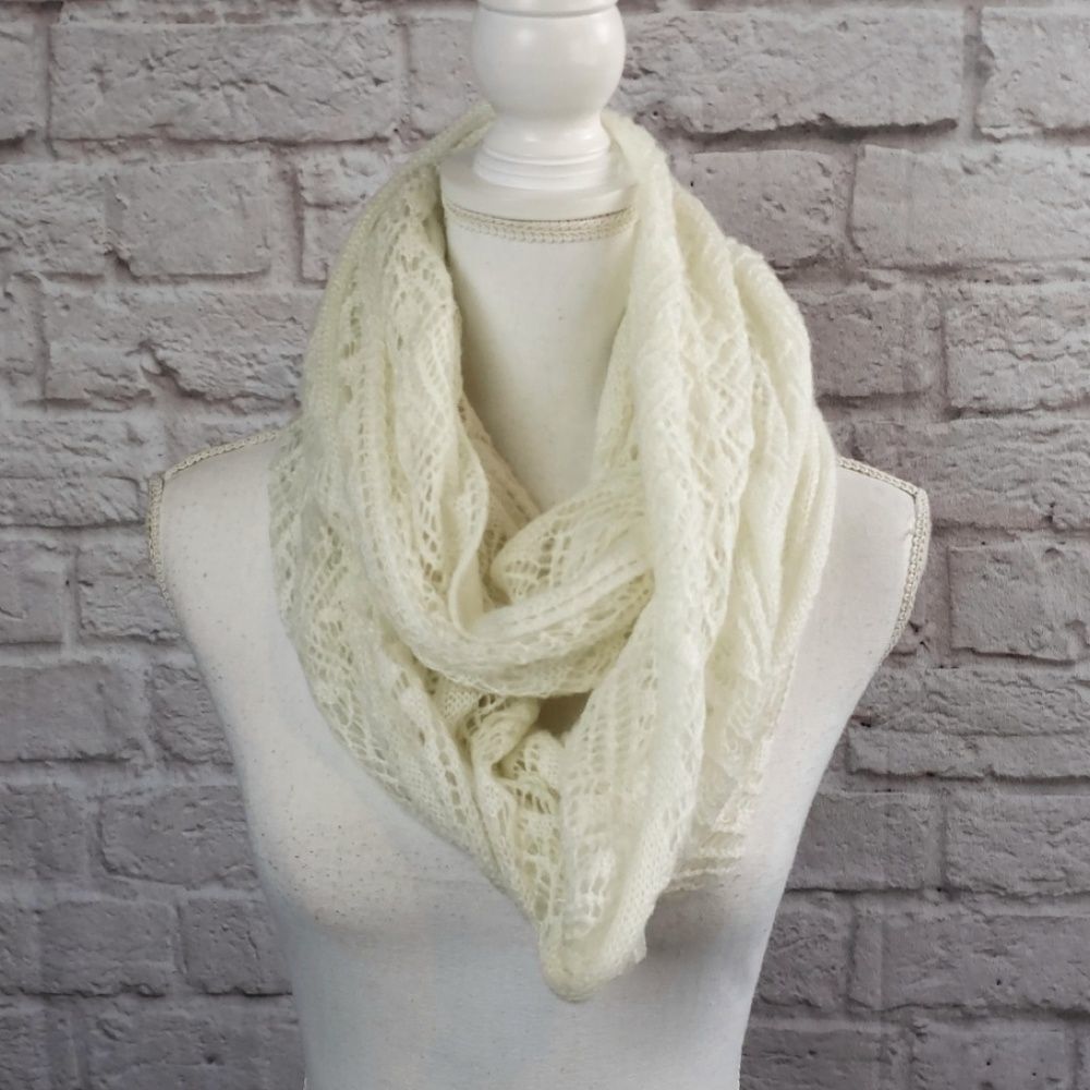 💚Mix it Women's Ivory Winter Infinity Scarf